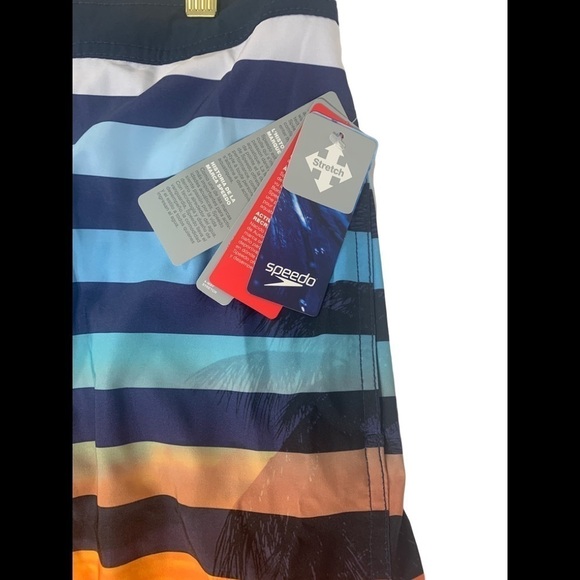 🌸 2/$25 NWT Speedo Ombré Navy Stripe Swim Trunks Lined Palm Tree Silhouette red - Picture 8 of 8